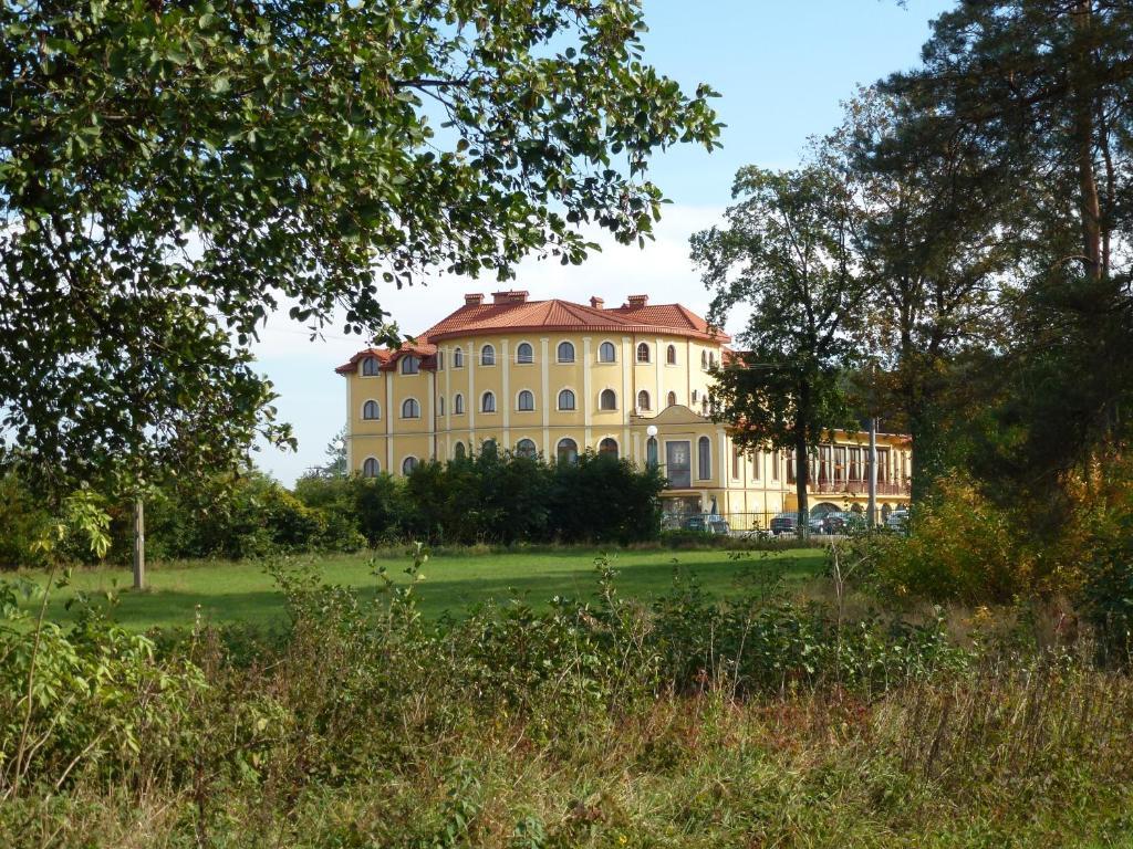 Hotel Krolewski Janów Lubelski Exteriör bild