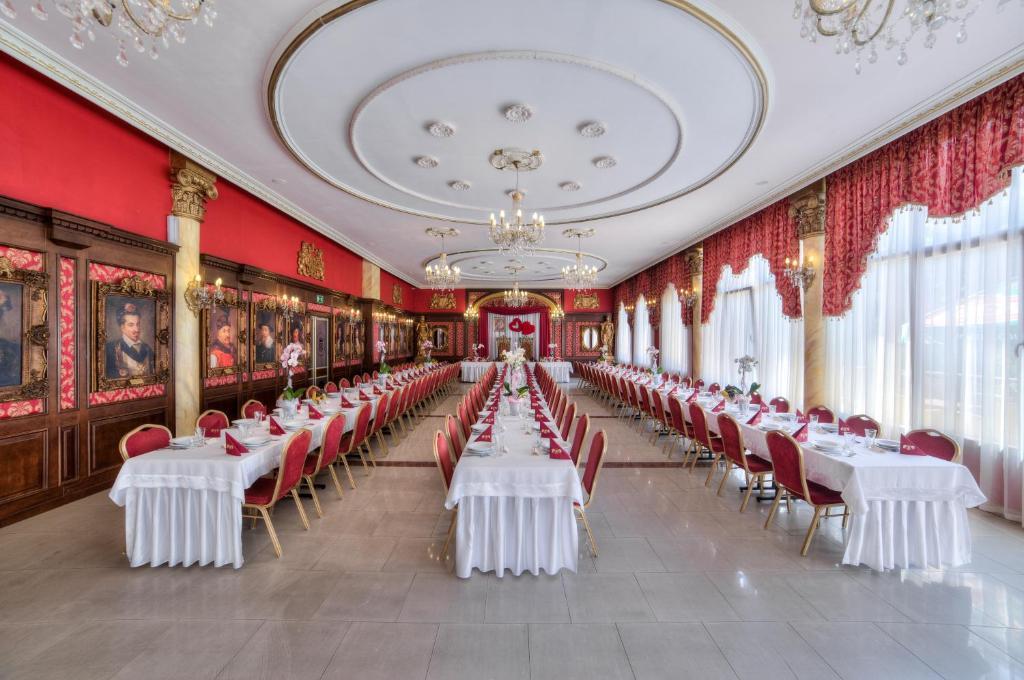 Hotel Krolewski Janów Lubelski Exteriör bild