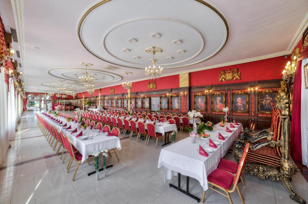 Hotel Krolewski Janów Lubelski Exteriör bild