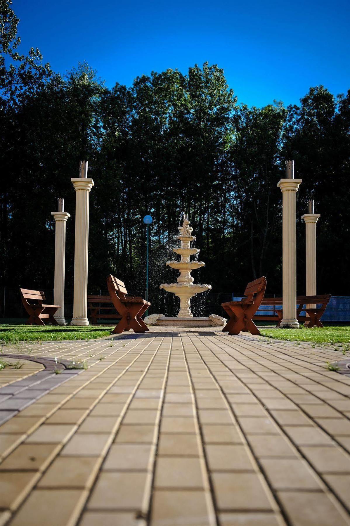 Hotel Krolewski Janów Lubelski Exteriör bild