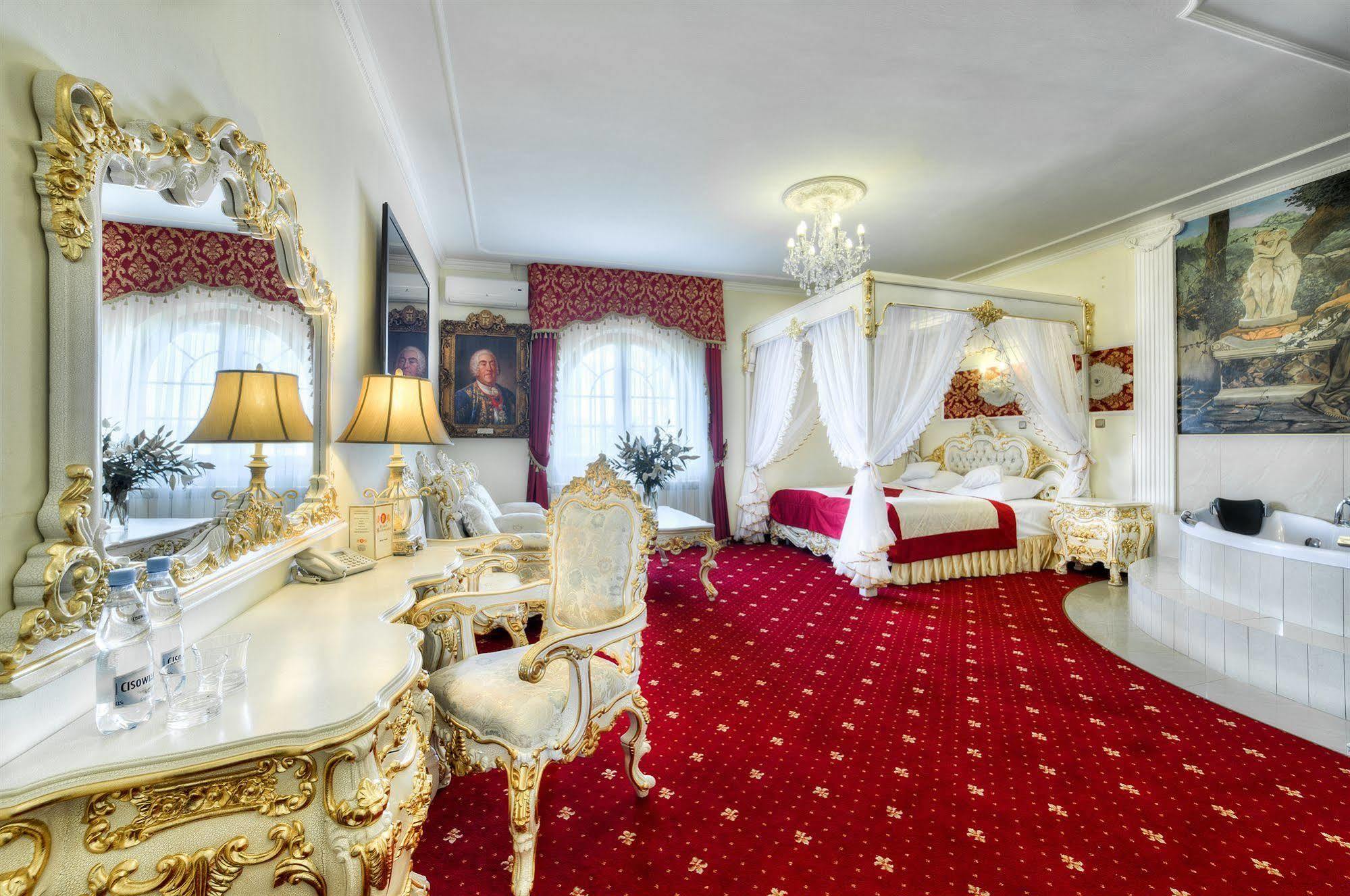Hotel Krolewski Janów Lubelski Exteriör bild