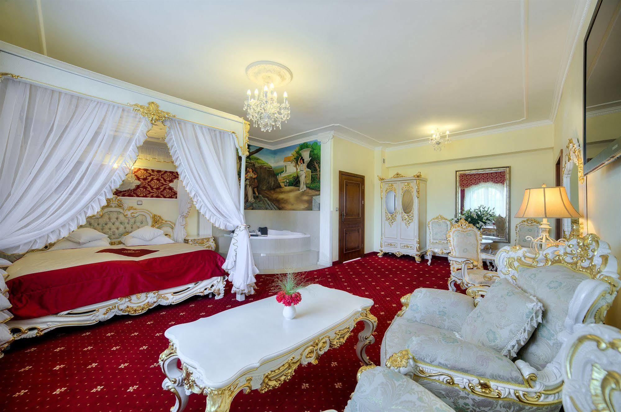 Hotel Krolewski Janów Lubelski Exteriör bild