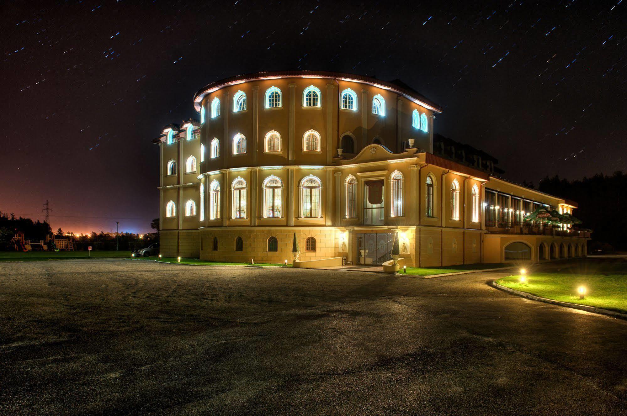 Hotel Krolewski Janów Lubelski Exteriör bild