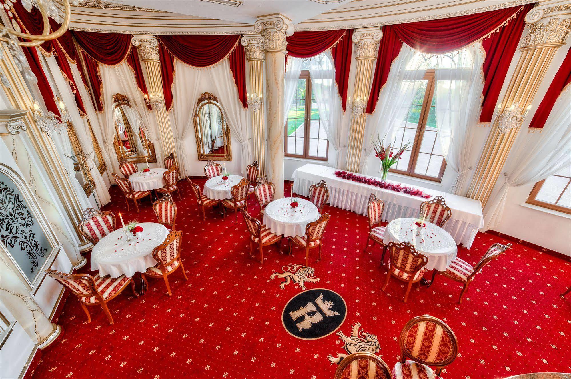 Hotel Krolewski Janów Lubelski Exteriör bild