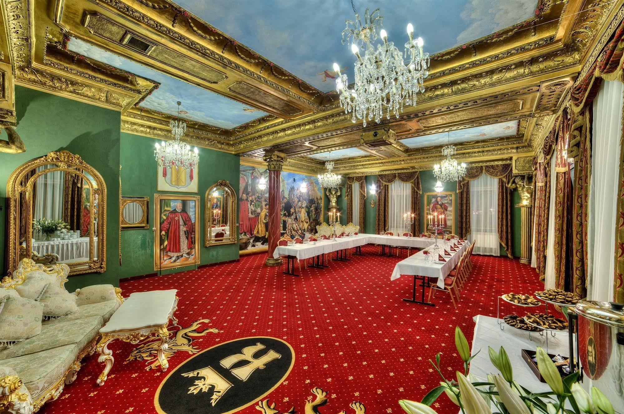 Hotel Krolewski Janów Lubelski Exteriör bild